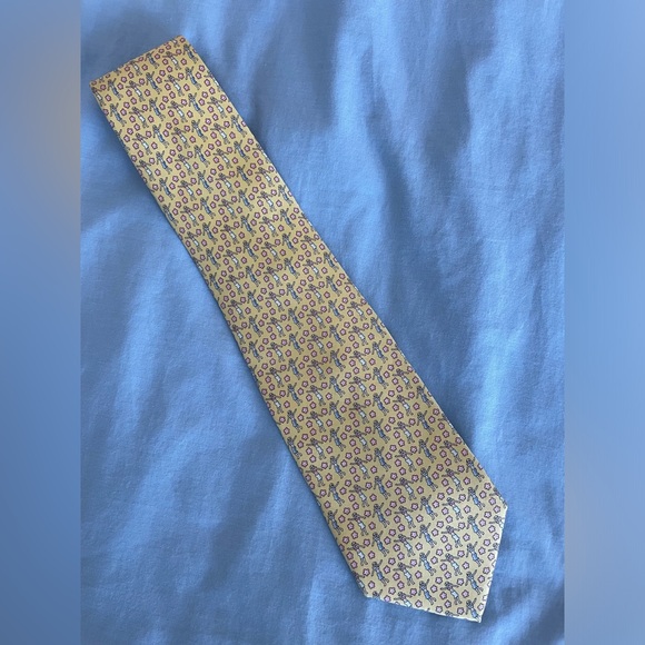 VINEYARD VINES Martha’s Vineyard Hula Girl Neck Tie Pale yellow background - Picture 4 of 4